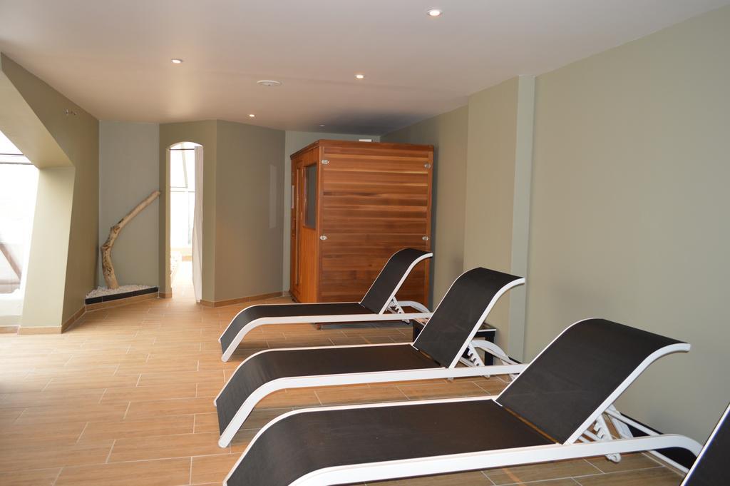 Appart'Hotel Et Chambres Essentiel Spa Арл Екстериор снимка