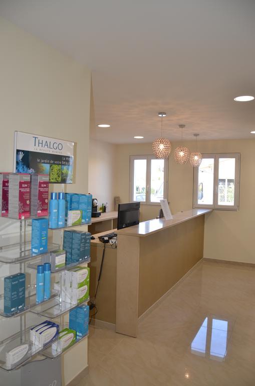 Appart'Hotel Et Chambres Essentiel Spa Арл Екстериор снимка