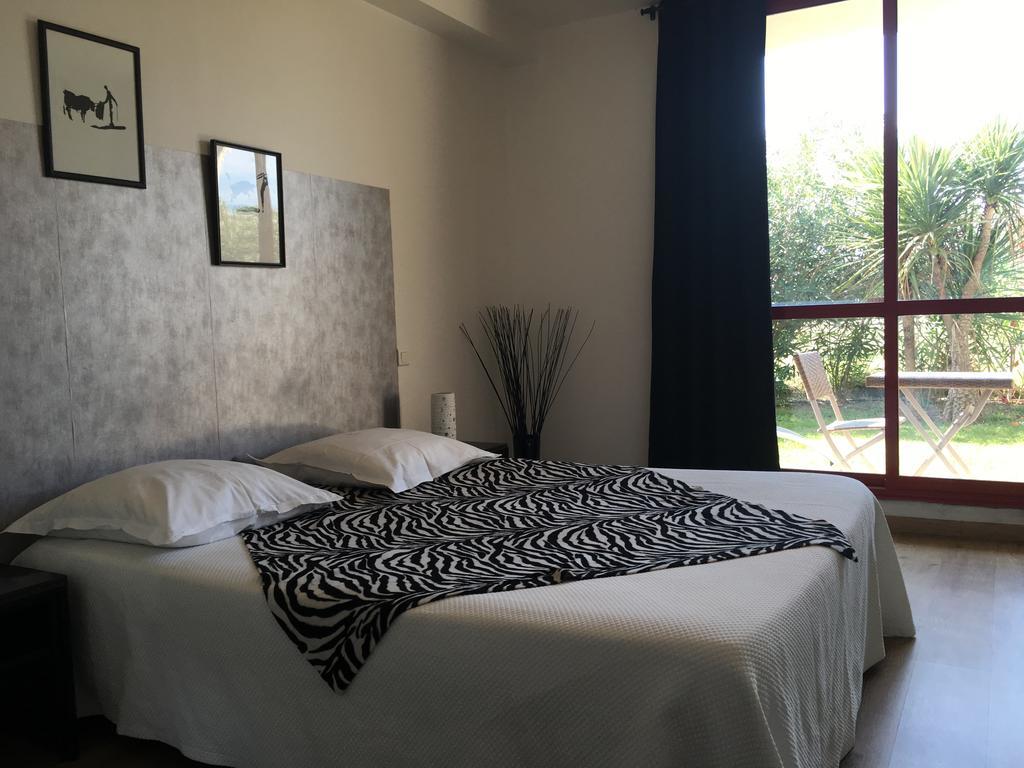 Appart'Hotel Et Chambres Essentiel Spa Арл Екстериор снимка