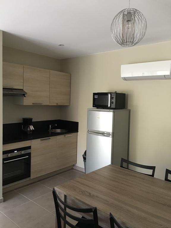 Appart'Hotel Et Chambres Essentiel Spa Арл Екстериор снимка